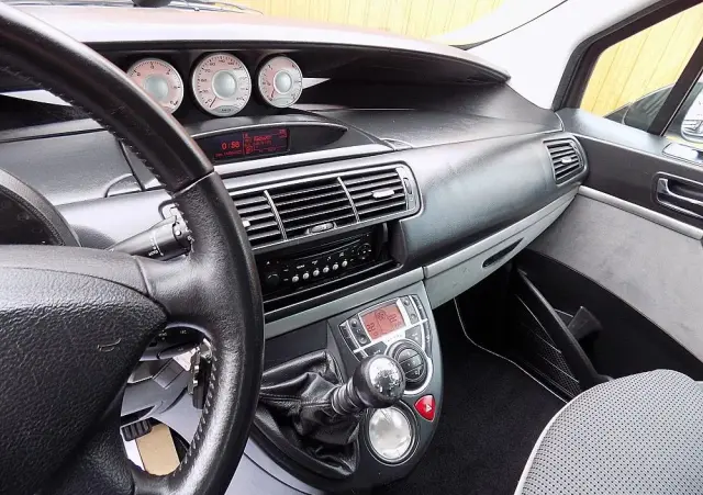 PEUGEOT 807 2.0 HDi Premium Euro5