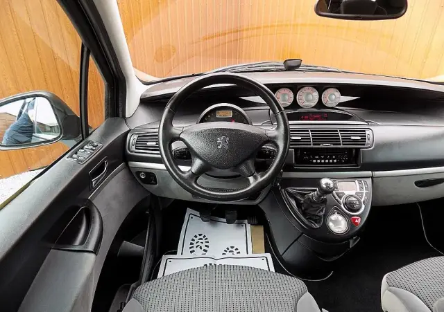 PEUGEOT 807 2.0 HDi Premium Euro5