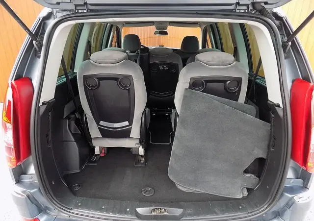 PEUGEOT 807 2.0 HDi Premium Euro5