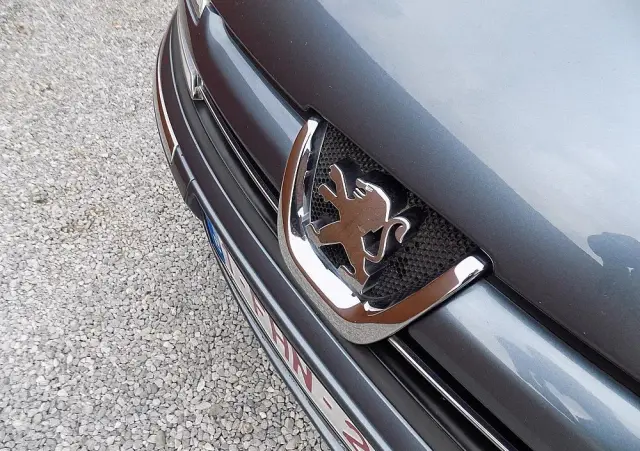 PEUGEOT 807 2.0 HDi Premium Euro5