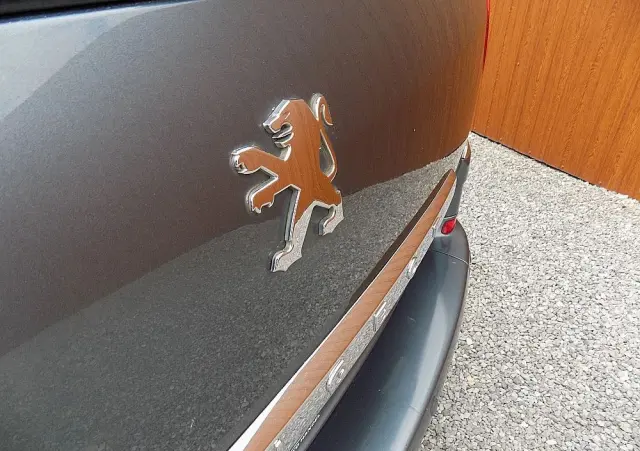 PEUGEOT 807 2.0 HDi Premium Euro5