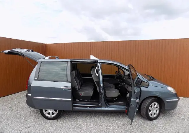 PEUGEOT 807 2.0 HDi Premium Euro5