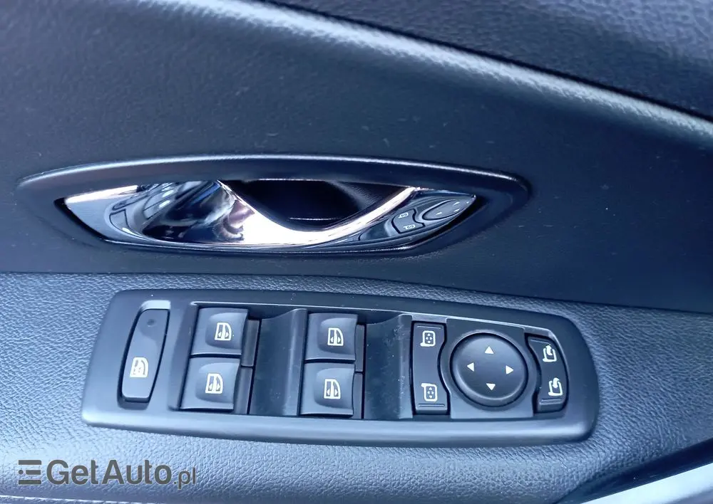 RENAULT Megane 1.2 16V TCe Bose EDC