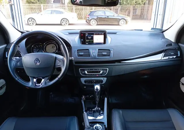 RENAULT Megane 1.2 16V TCe Bose EDC