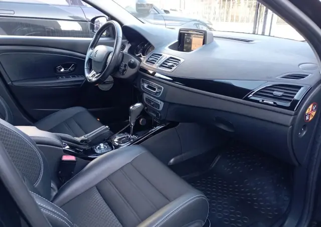 RENAULT Megane 1.2 16V TCe Bose EDC