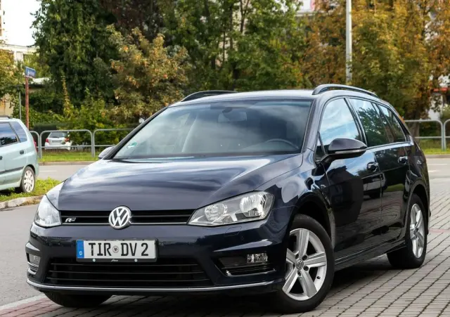 VOLKSWAGEN Golf Variant 1.4 TSI BlueMotion Technology Cup