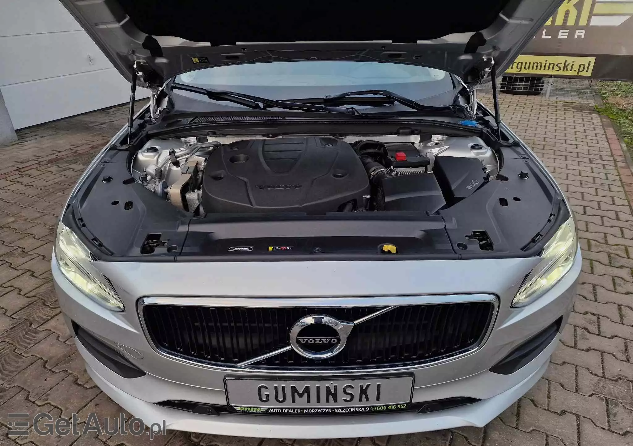 VOLVO S90 D4 Geartronic Momentum Pro