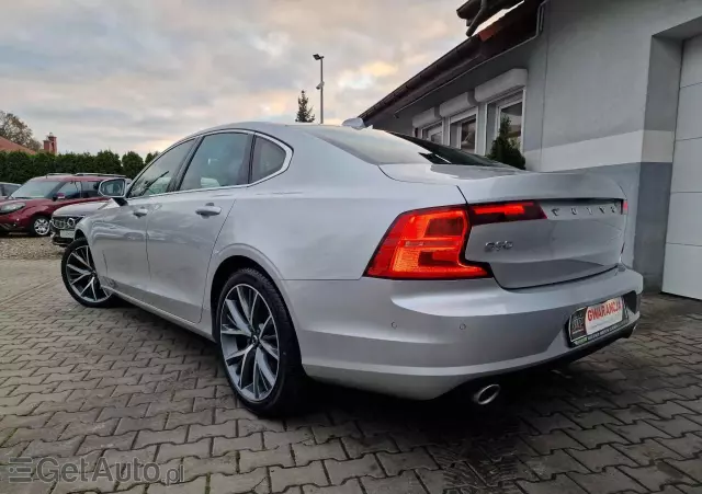 VOLVO S90 D4 Geartronic Momentum Pro