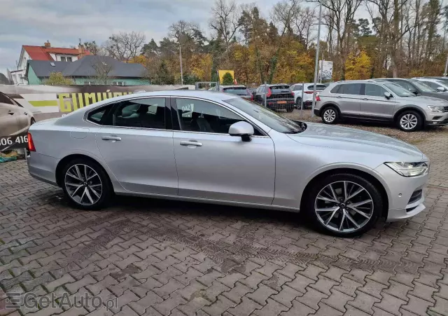 VOLVO S90 D4 Geartronic Momentum Pro