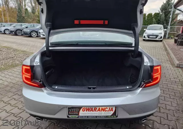 VOLVO S90 D4 Geartronic Momentum Pro