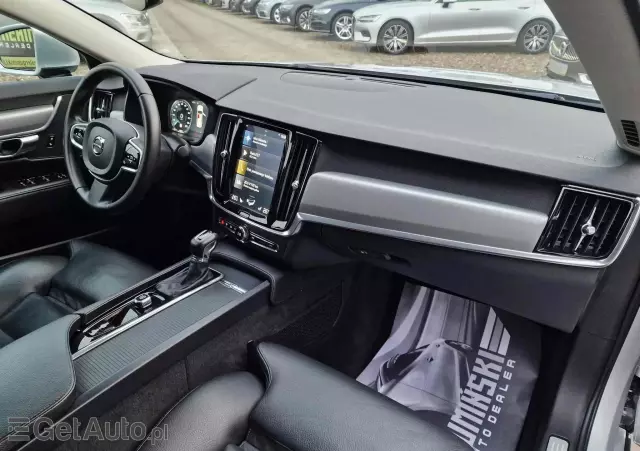 VOLVO S90 D4 Geartronic Momentum Pro