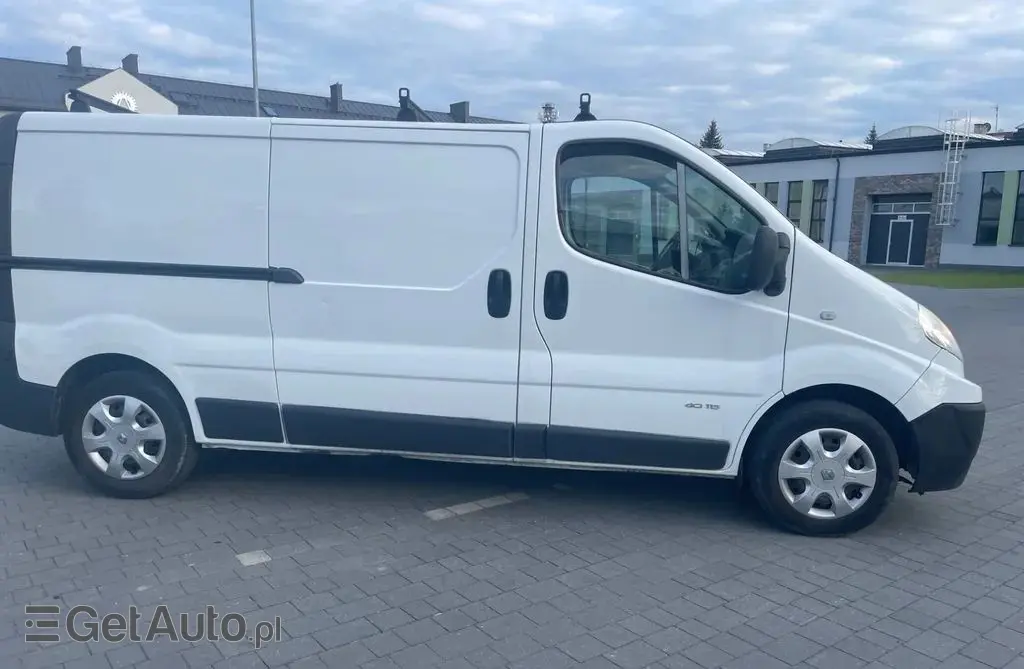 RENAULT Trafic 