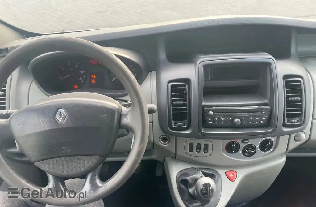 RENAULT Trafic 