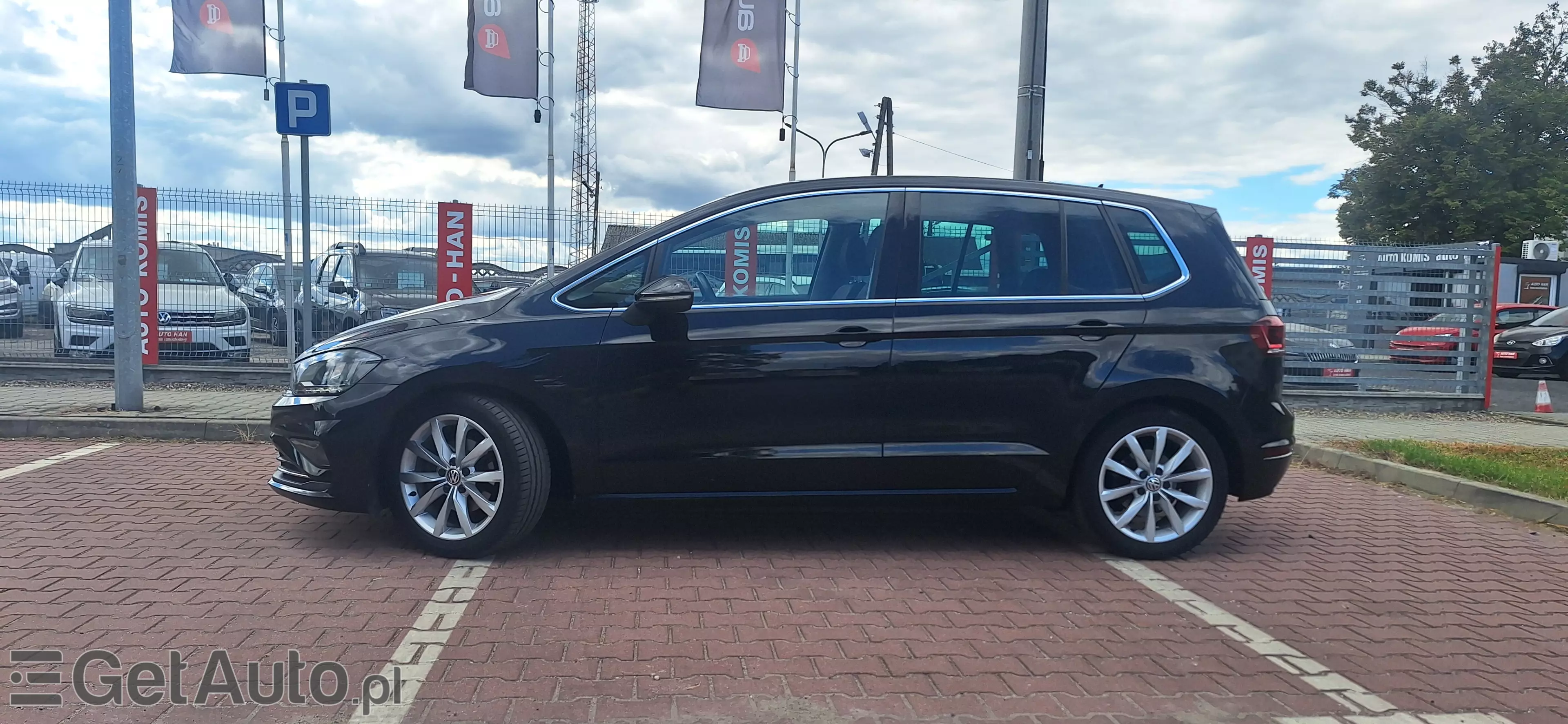 VOLKSWAGEN Golf Sportsvan 