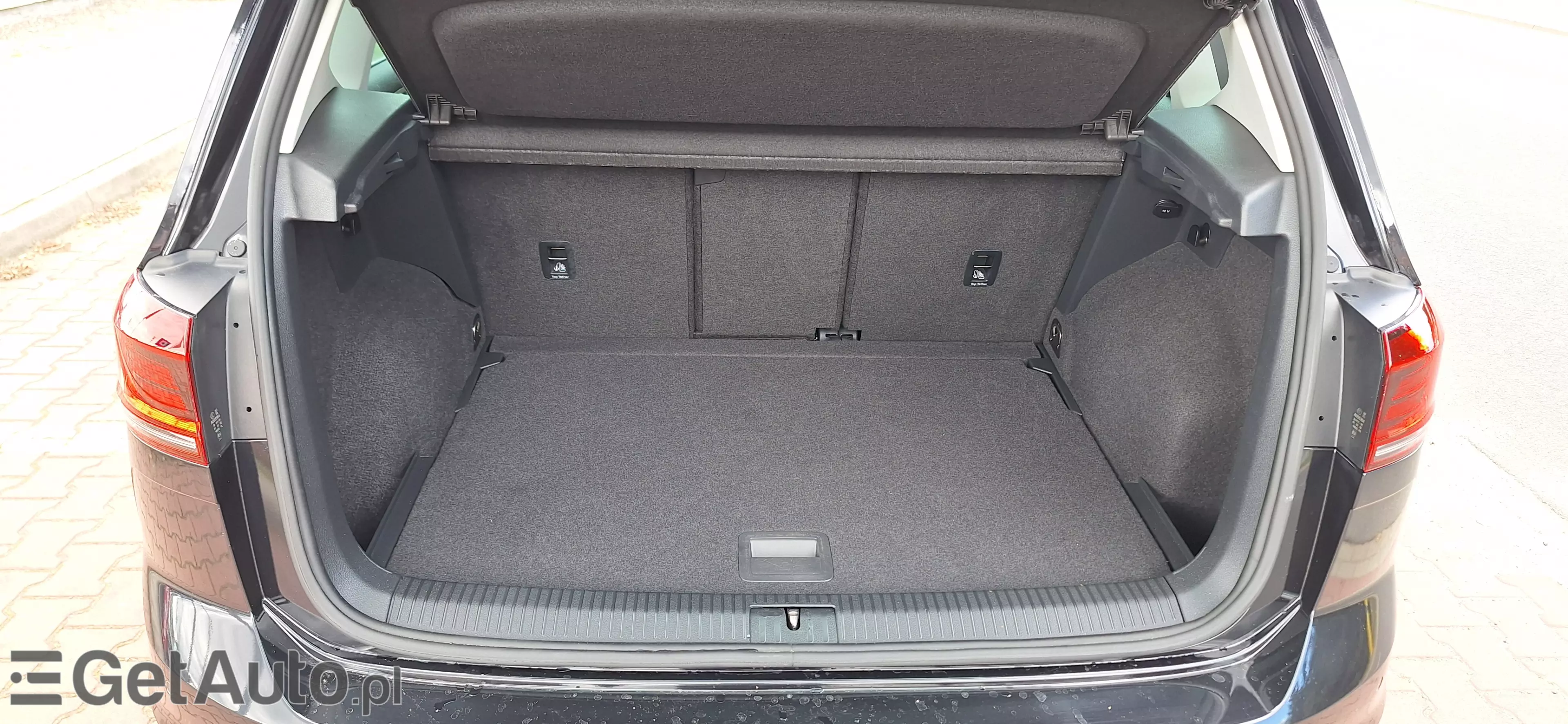 VOLKSWAGEN Golf Sportsvan 