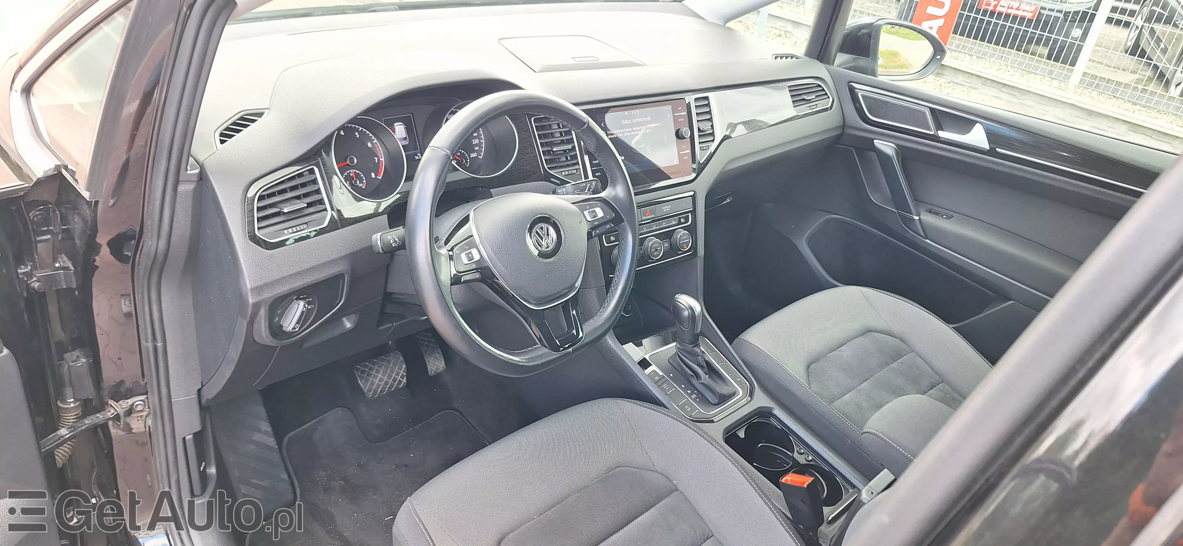 VOLKSWAGEN Golf Sportsvan 