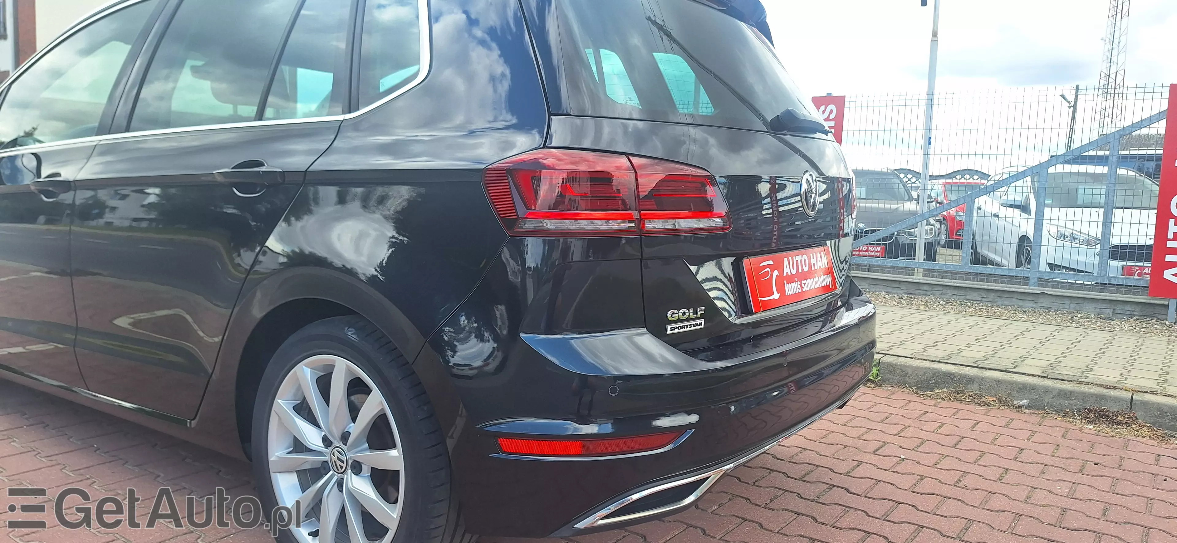 VOLKSWAGEN Golf Sportsvan 