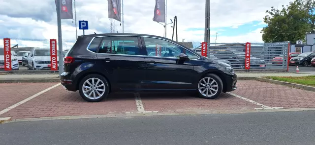 VOLKSWAGEN Golf Sportsvan 