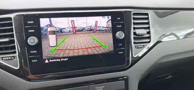 VOLKSWAGEN Golf Sportsvan 