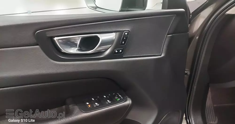 VOLVO XC 60 B4 D AWD Geartronic Inscription