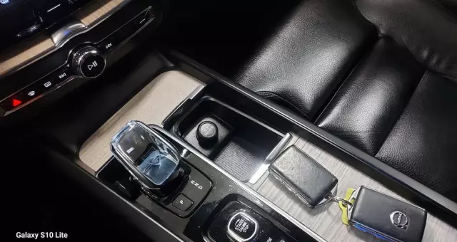 VOLVO XC 60 B4 D AWD Geartronic Inscription