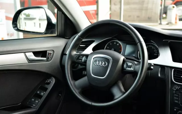 AUDI A4 