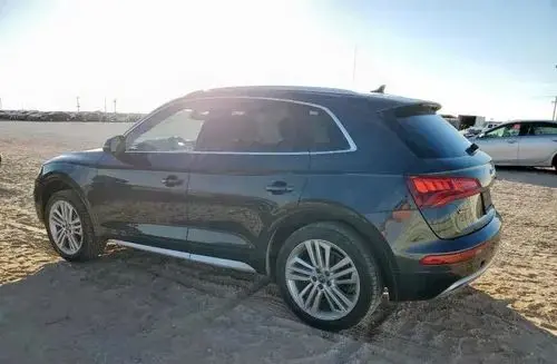 AUDI Q5 