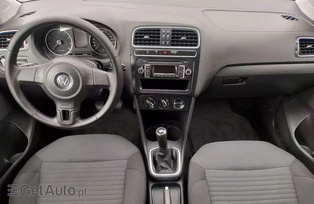 VOLKSWAGEN Polo 