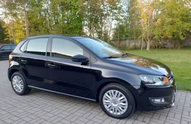 VOLKSWAGEN Polo 