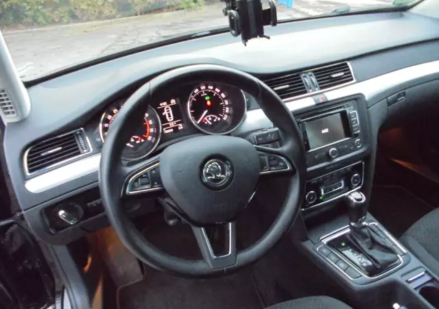 SKODA Superb 2.0 TDI Comfort DSG