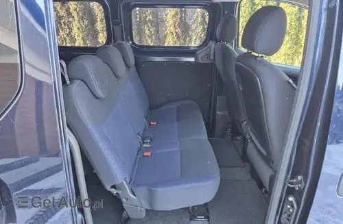 NISSAN NV200 