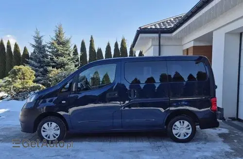 NISSAN NV200 