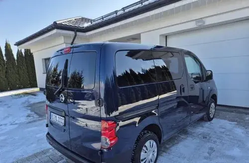 NISSAN NV200 