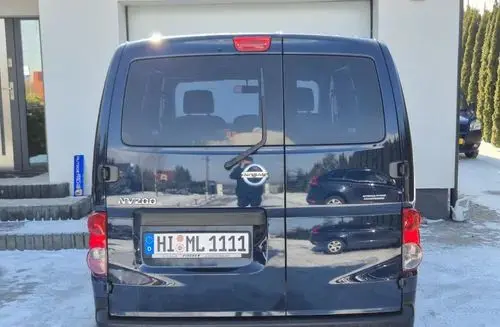 NISSAN NV200 