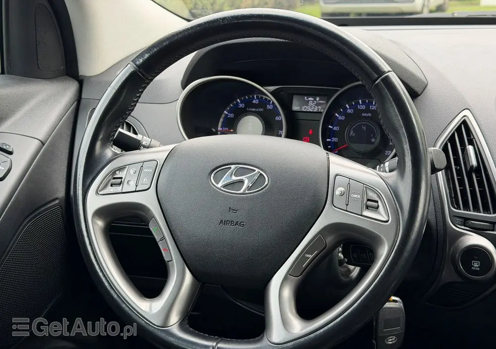 HYUNDAI Ix35 Blue 1.6 2WD Finale Gold