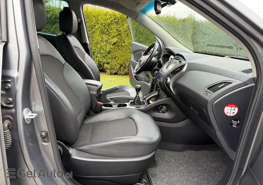 HYUNDAI Ix35 Blue 1.6 2WD Finale Gold