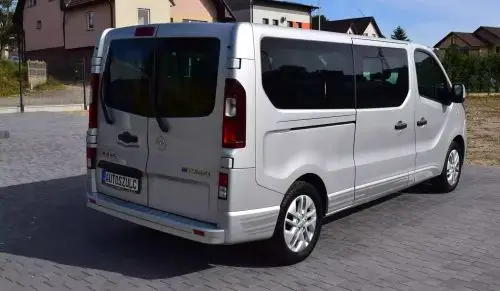 OPEL Vivaro 