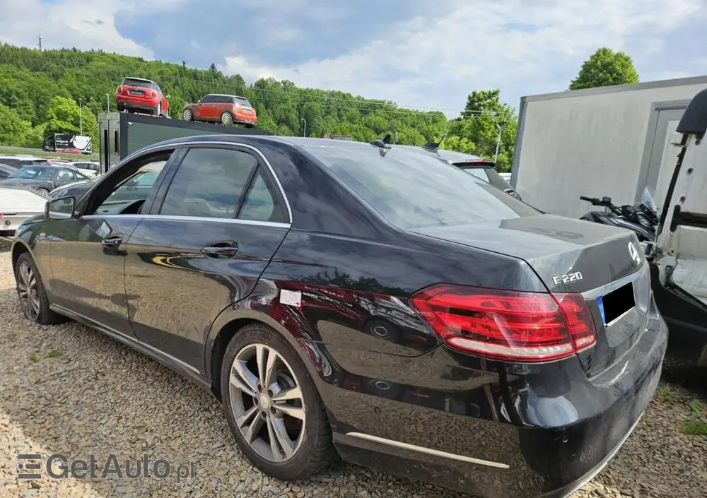 MERCEDES-BENZ Klasa E 220 BlueTEC 9G-TRONIC Avantgarde