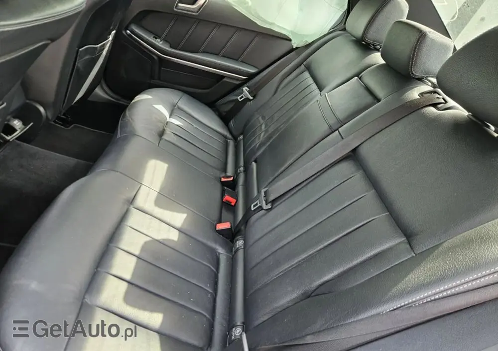 MERCEDES-BENZ Klasa E 220 BlueTEC 9G-TRONIC Avantgarde