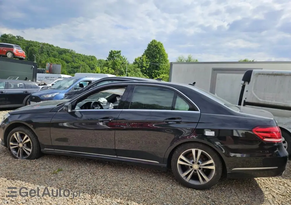 MERCEDES-BENZ Klasa E 220 BlueTEC 9G-TRONIC Avantgarde