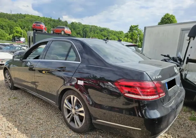 MERCEDES-BENZ Klasa E 220 BlueTEC 9G-TRONIC Avantgarde