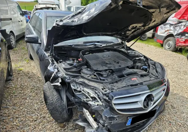 MERCEDES-BENZ Klasa E 220 BlueTEC 9G-TRONIC Avantgarde