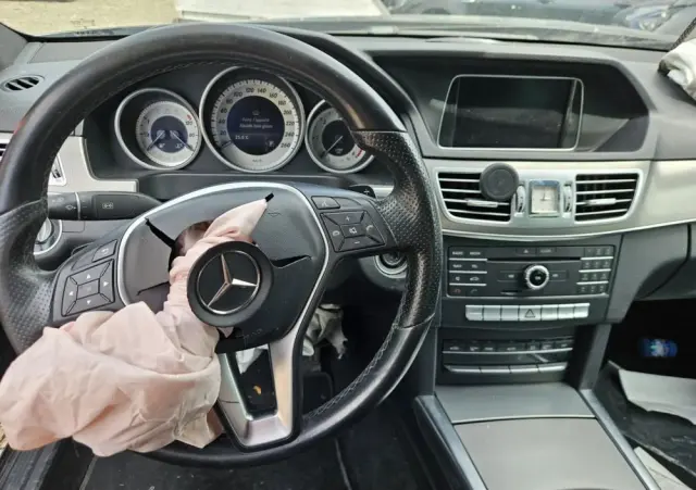 MERCEDES-BENZ Klasa E 220 BlueTEC 9G-TRONIC Avantgarde