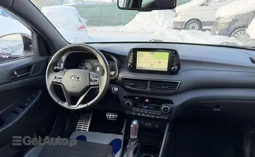 HYUNDAI Tucson 
