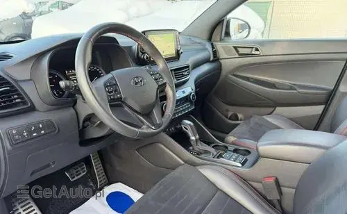 HYUNDAI Tucson 
