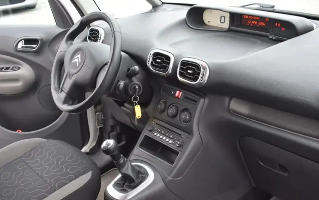CITROËN C3 Picasso 1.4i Selection