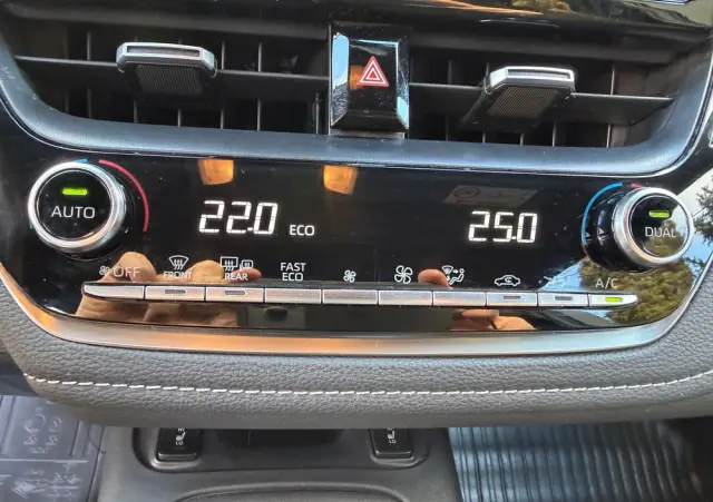 TOYOTA Corolla 1.8 Hybrid Comfort