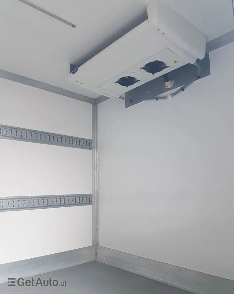 RENAULT MASTER 8EP CHŁODNIA 4,21x2,11x2,00 IZOTERMA AGREGAT CARRIER XARIOS 350 ZASILANIE Z SILNIKA + ELEKTRYCZNE STACJONARNE KLIMA 