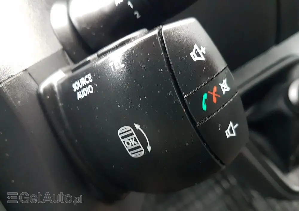 RENAULT MASTER 8EP CHŁODNIA 4,21x2,11x2,00 IZOTERMA AGREGAT CARRIER XARIOS 350 ZASILANIE Z SILNIKA + ELEKTRYCZNE STACJONARNE KLIMA 