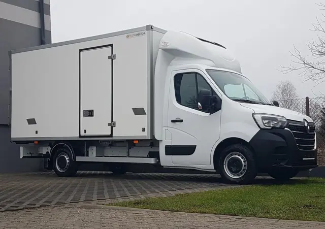 RENAULT MASTER 8EP CHŁODNIA 4,21x2,11x2,00 IZOTERMA AGREGAT CARRIER XARIOS 350 ZASILANIE Z SILNIKA + ELEKTRYCZNE STACJONARNE KLIMA 